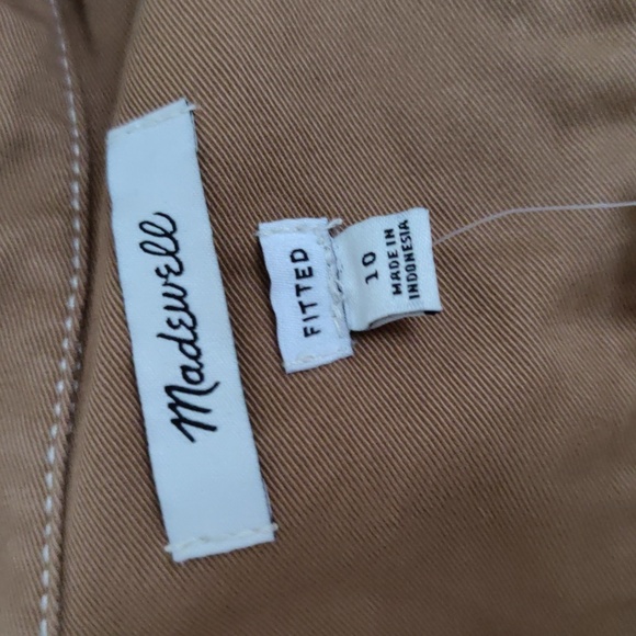 Darted Button-Up Shirt in (Re)generative Chino - Picture 10 of 13